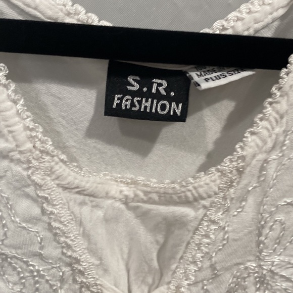 Dress length blouse - Picture 2 of 3